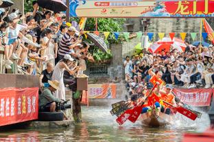 里弗斯谈失利：前期打得不错 后面每个人都想自己拿球干