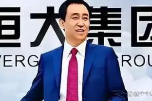 安东内拉晒和梅西合照，两人相拥+拿手机自拍